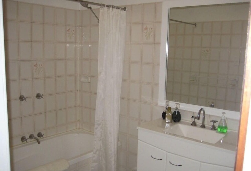 Номер Комфорт, Glen Aplin Gardens B&b