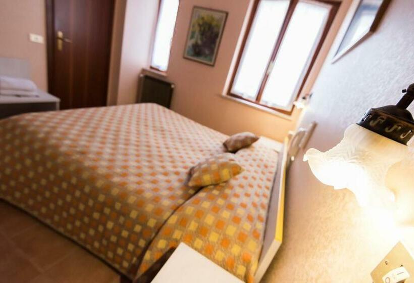 غرفة قياسية, Al Cavallino Bianco