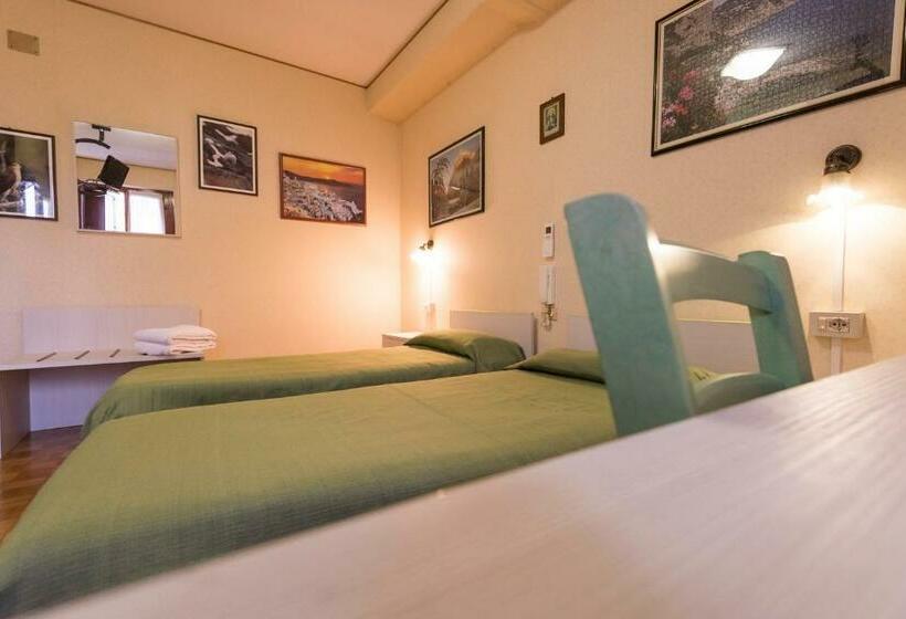 غرفة قياسية, Al Cavallino Bianco