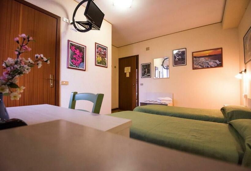 غرفة قياسية, Al Cavallino Bianco