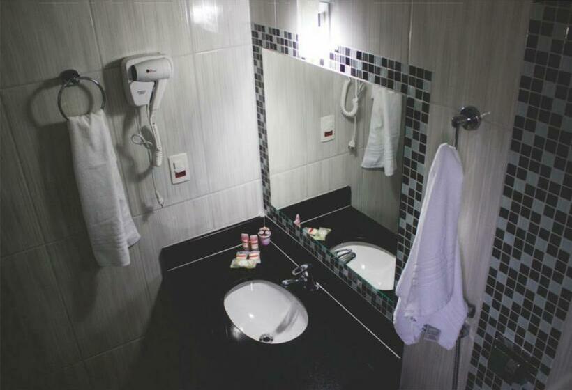 חדר סטנדרט לארבעה, Dorta's