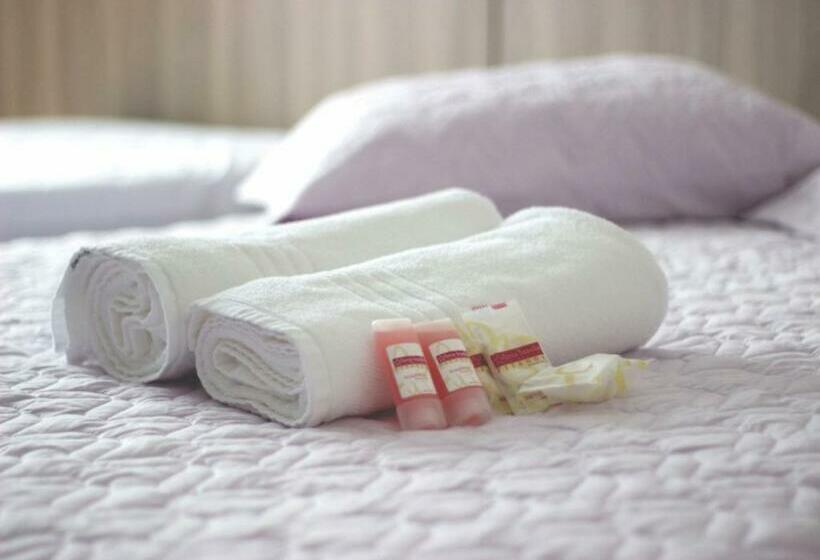 חדר סטנדרט לארבעה, Dorta's