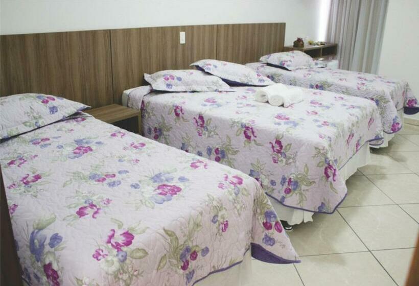 חדר סטנדרט לארבעה, Dorta's