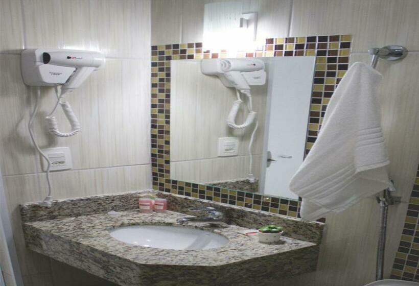 חדר סטנדרט לארבעה, Dorta's