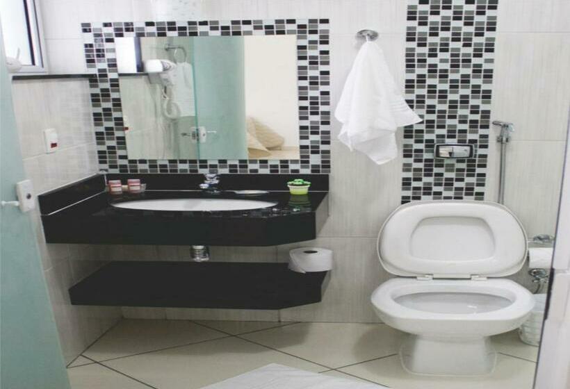 חדר סטנדרט לארבעה, Dorta's