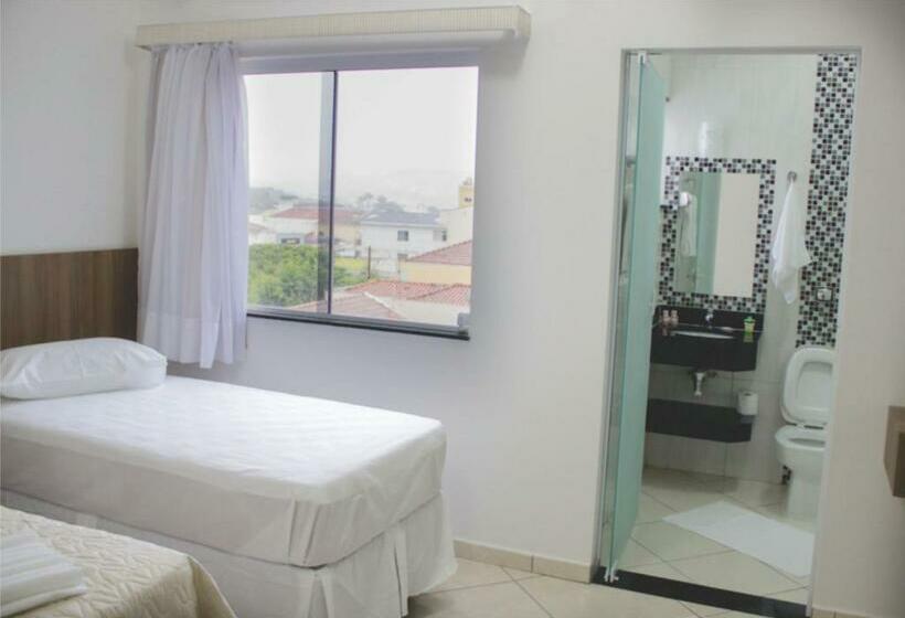 חדר סטנדרט לארבעה, Dorta's