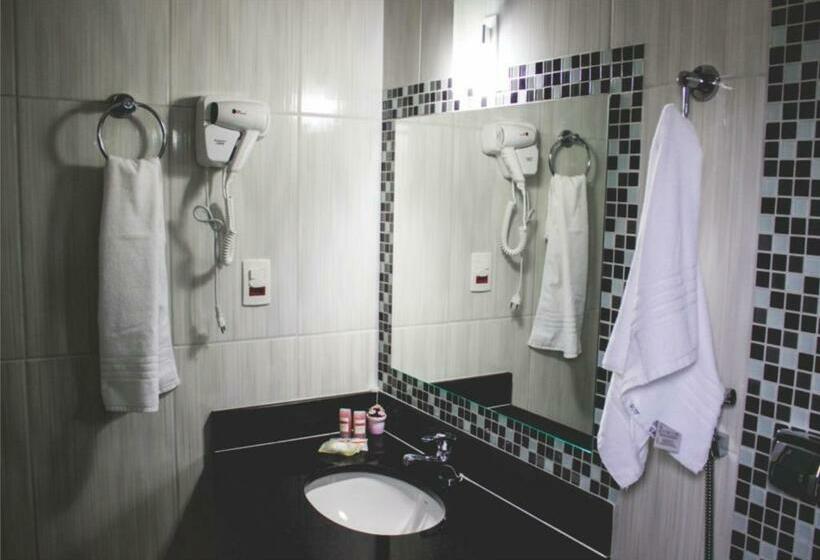 חדר סטנדרט לארבעה, Dorta's