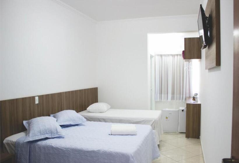 חדר סטנדרט לארבעה, Dorta's