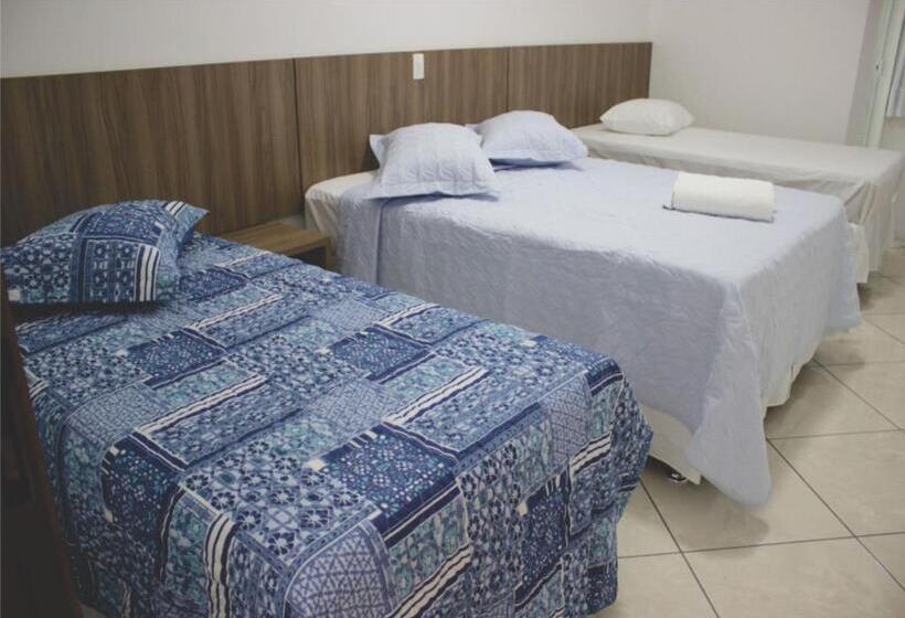 חדר סטנדרט לארבעה, Dorta's