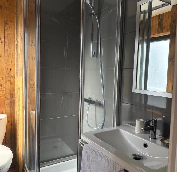 غرفة قياسية, Papagayo