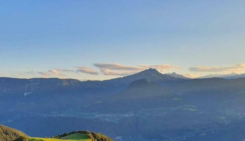 Номер Стандарт Вид на Горы, Oberwirt