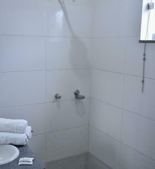 이코노미 싱글 룸, Tangará