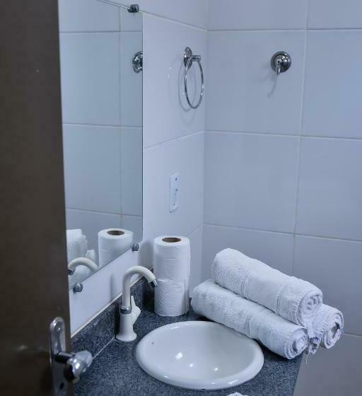 이코노미 룸, Tangará