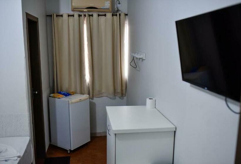 이코노미 룸, Tangará