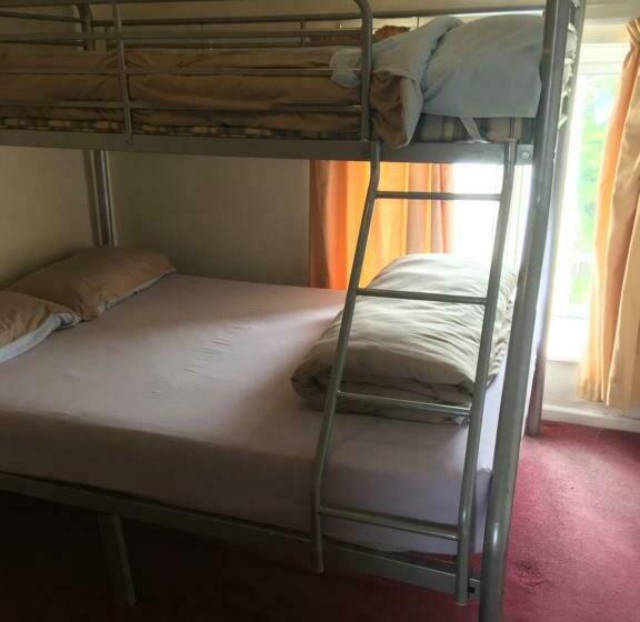 スタンダードトリプルルーム, Pantyrathro International Hostel