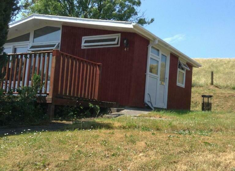 家族用バンガロー, Pantyrathro International Hostel