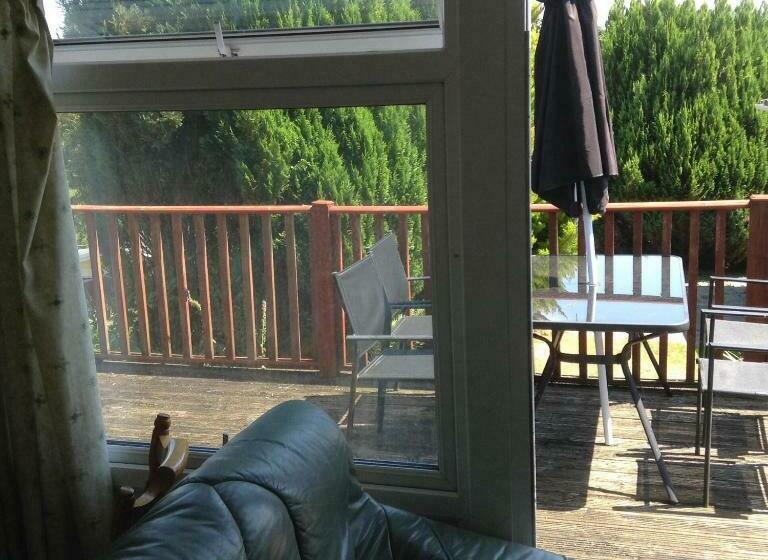 家族用バンガロー, Pantyrathro International Hostel