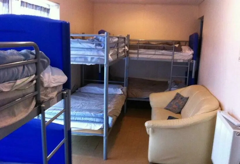 اتاق خانوادگی, Pantyrathro International Hostel