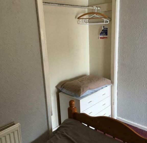 スタンダードルーム, Pantyrathro International Hostel