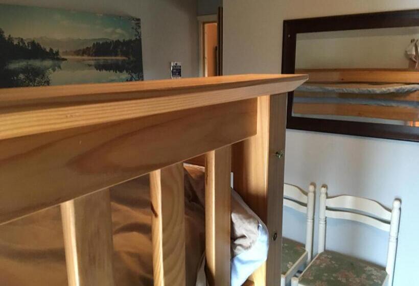 ファミリールーム, Pantyrathro International Hostel