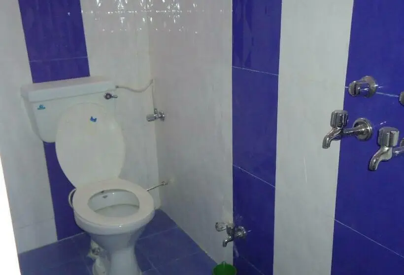اتاق لوکس سه تخته, Ganesh Guest House
