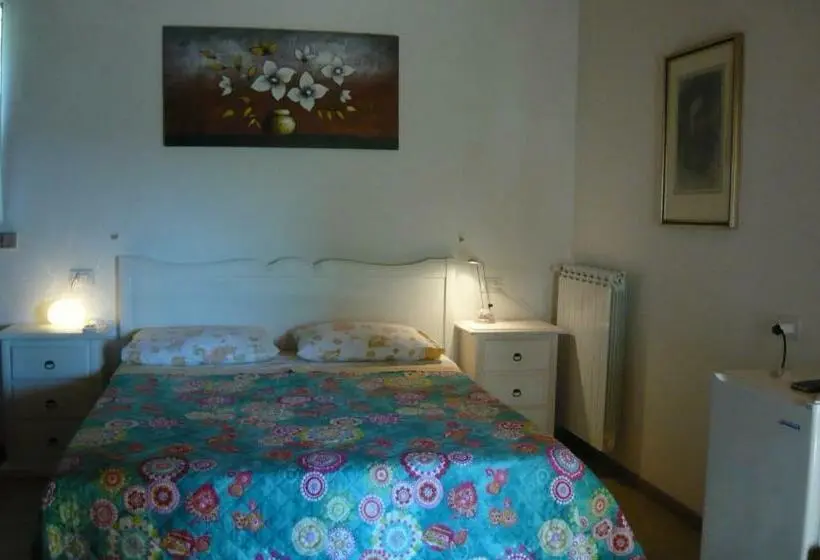 スタンダードルーム, B&b Santu Larentu