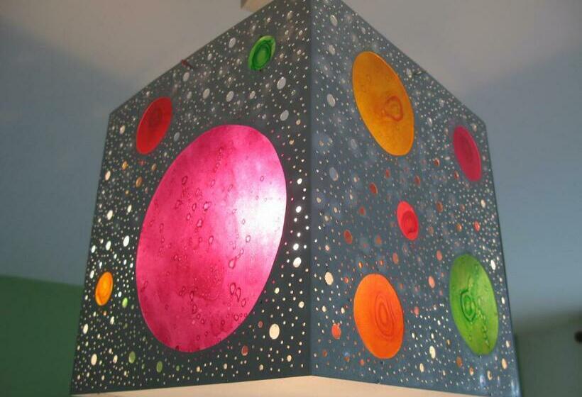 غرفة قياسية ثلاثية, Les Chambres De L Ile