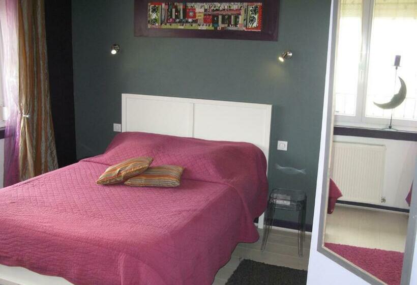 غرفة قياسية ثلاثية, Les Chambres De L Ile