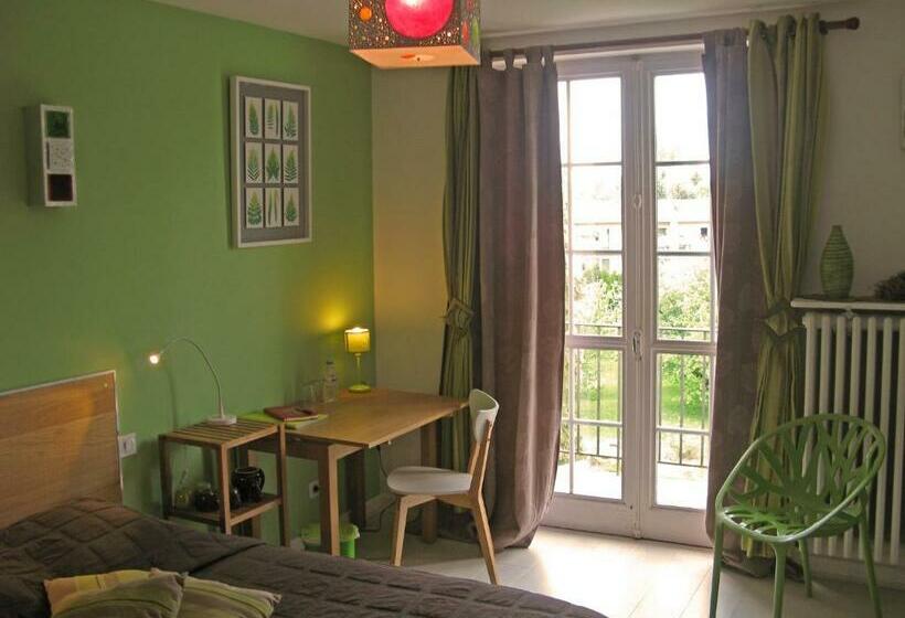 غرفة قياسية ثلاثية, Les Chambres De L Ile