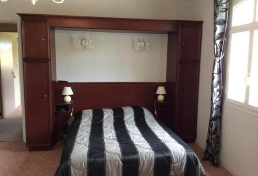 스탠다드 트리플 룸, Logis Hôtel & Restaurant   Le Château Des Tourelles