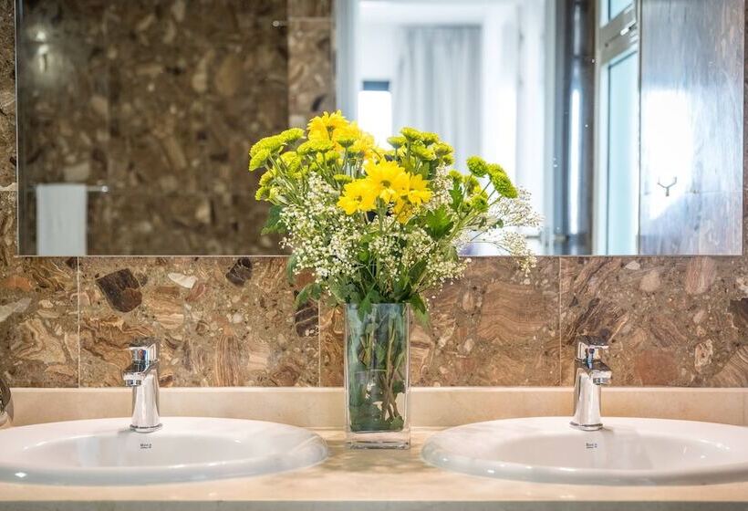 דירת שני חדרים, Haciendas IV