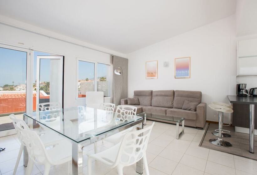 דירת שני חדרים, Haciendas IV