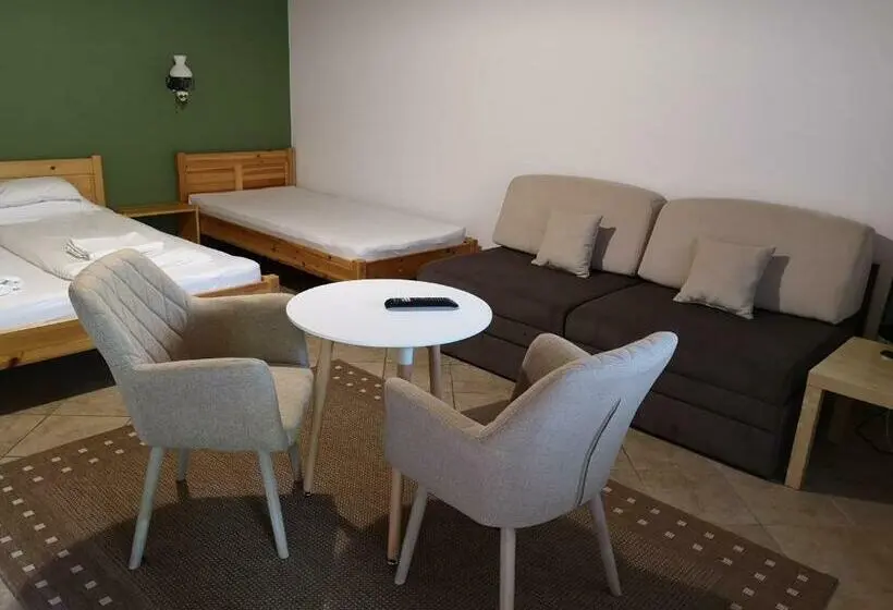 スタンダード4人部屋, Nyitott Kapu Vendégház