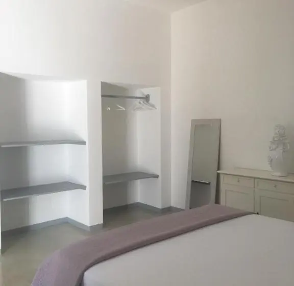 庭の見えるスタンダードトリプルルーム, Masseria Spesseto