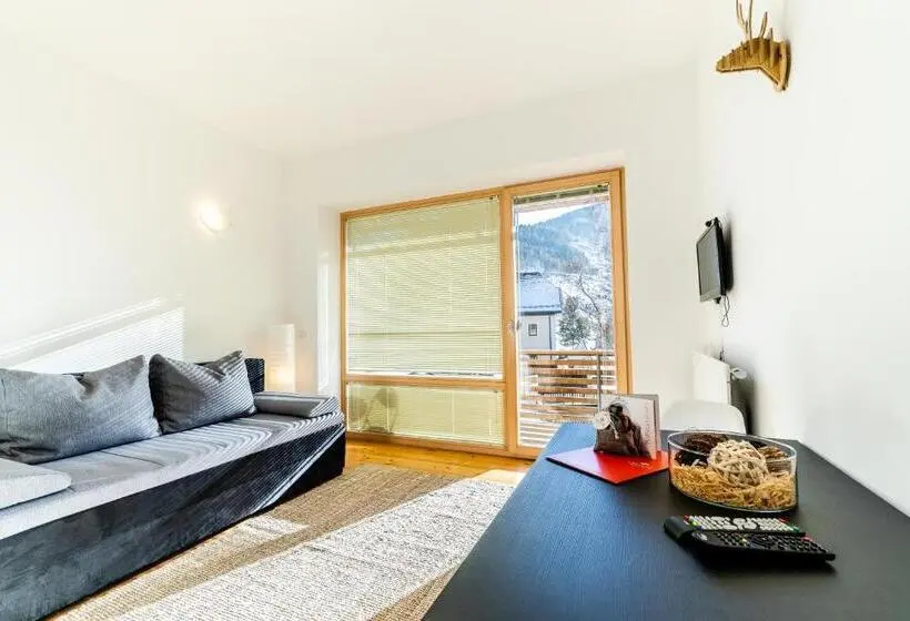 スタンダードスタジオ, Quercus Appartements Contactless Check In