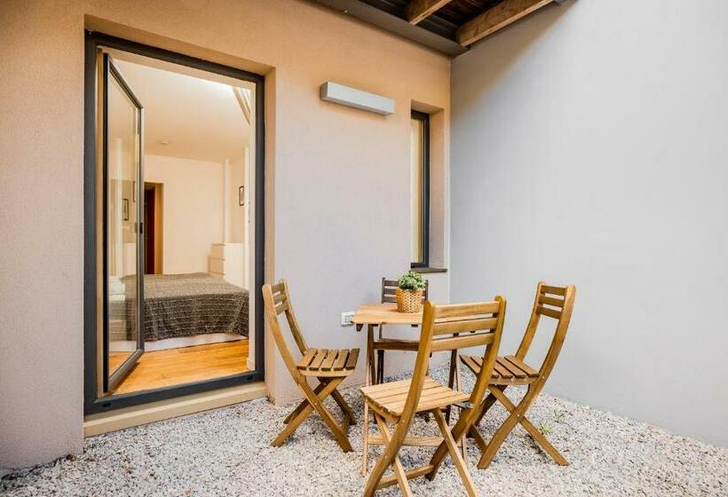 带1个卧室的带阳台的公寓, Quercus Appartements Contactless Check In