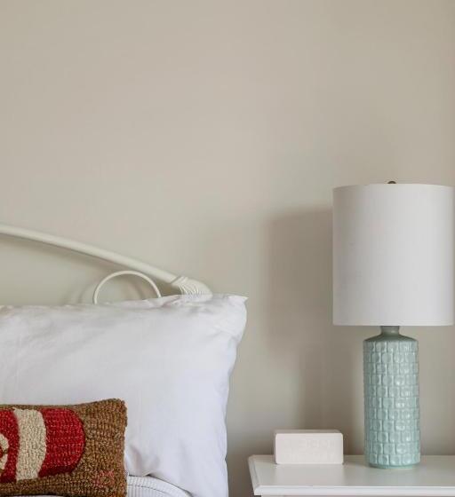 غرفة قياسية سرير ملكى, Seaside Inn