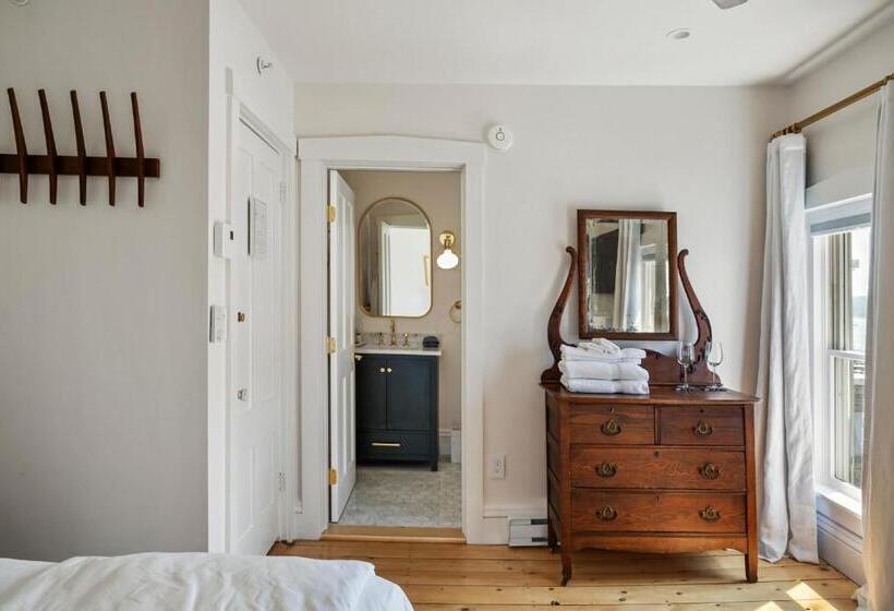 غرفة قياسية سرير كينج, Seaside Inn