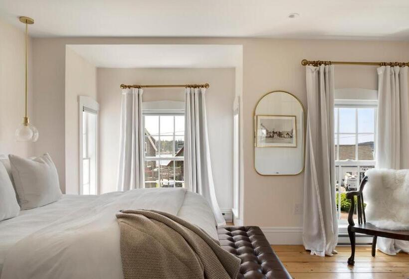 كابينة ديلوكس, Seaside Inn