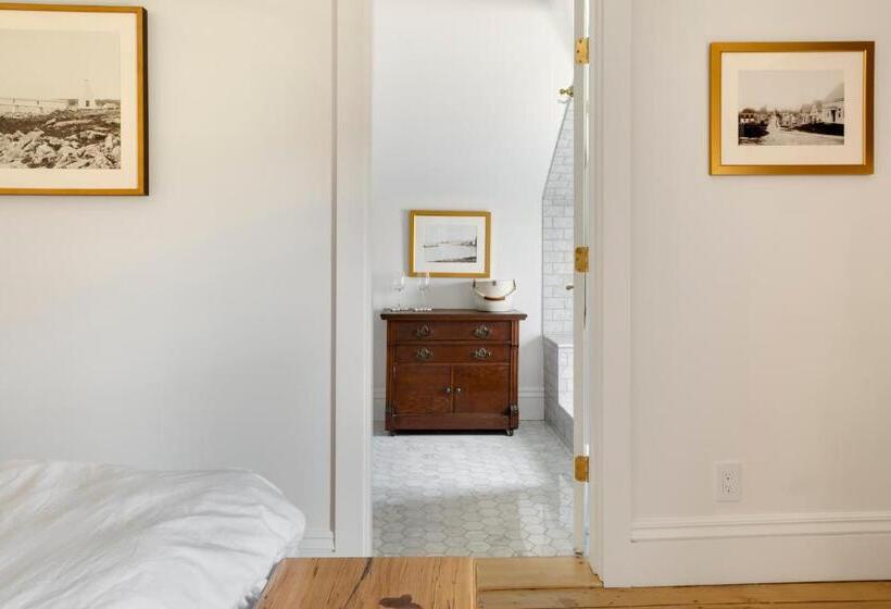 غرفة قياسية, Seaside Inn