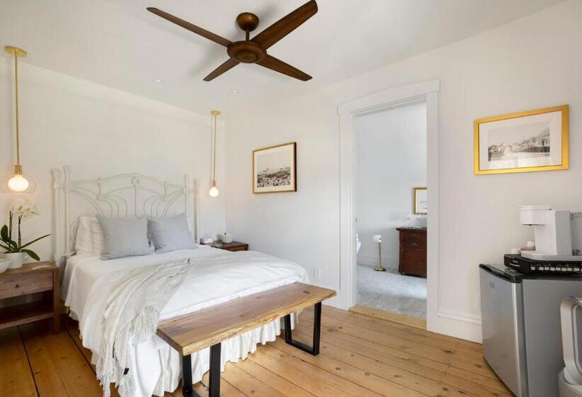 غرفة قياسية, Seaside Inn