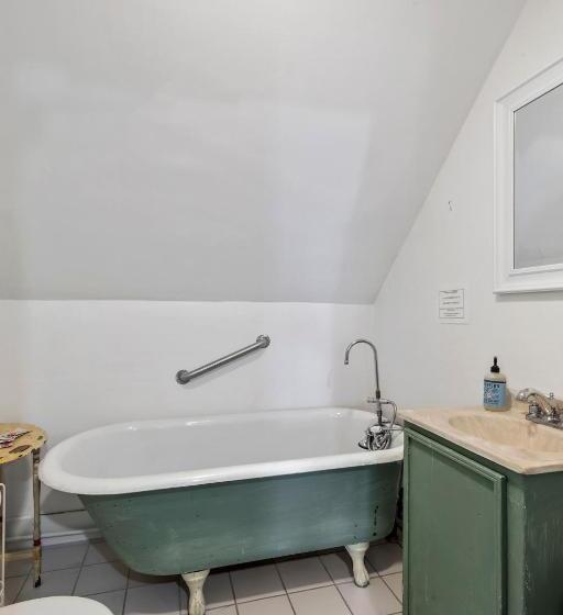 غرفة قياسية رباعية حمام مشترك, Seaside Inn