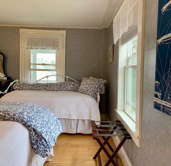 غرفة ديلوكس سرير ملكى, Seaside Inn