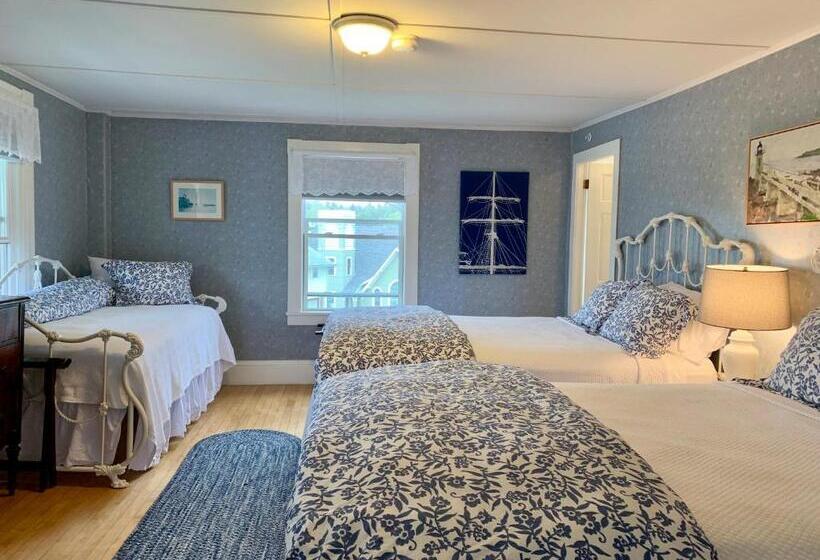 غرفة ديلوكس سرير ملكى, Seaside Inn