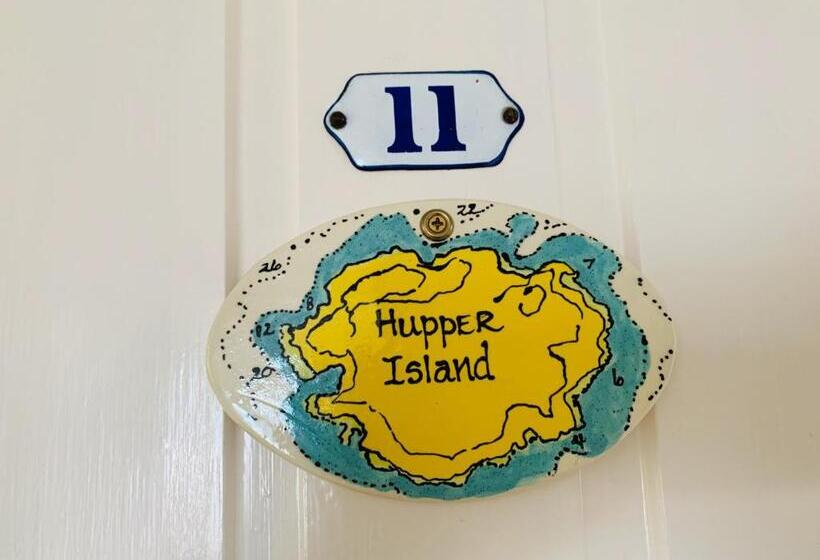 غرفة قياسية ثلاثية, Seaside Inn