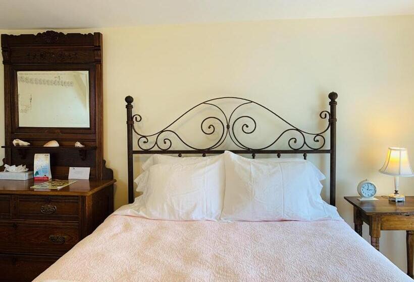 Номер Стандарт Трехместный, Seaside Inn