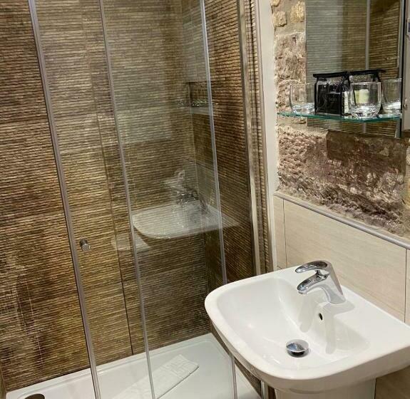 デラックススイート, The Apple Inn