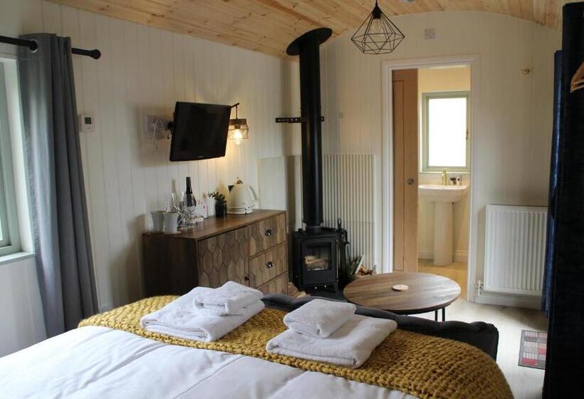 Хижина, The Apple Inn