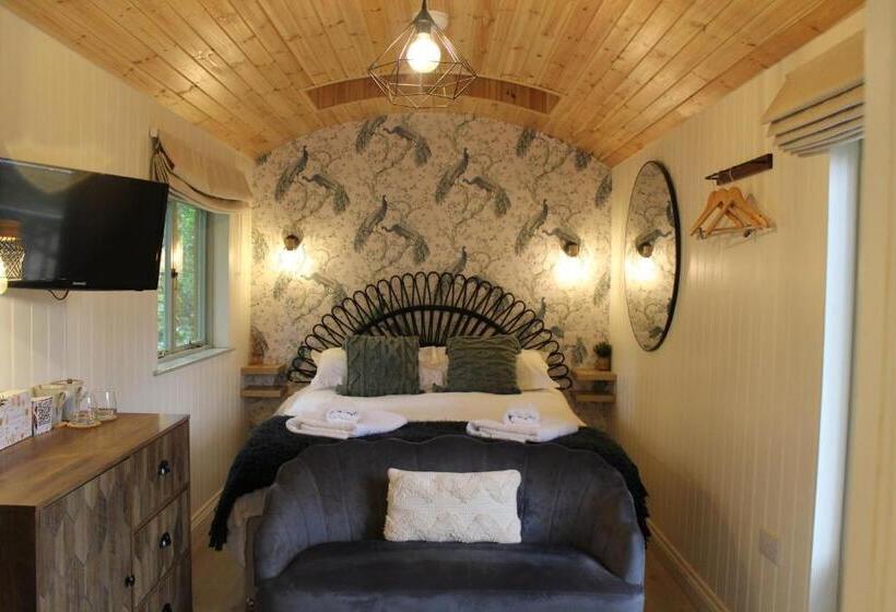 Хижина, The Apple Inn