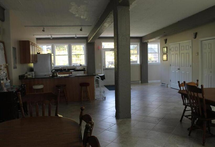 جناح, The Inn On The Wharf